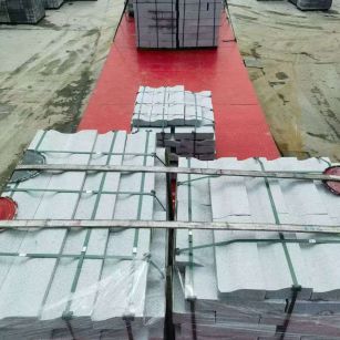 荆州 芝麻白仿形加直形路沿石出货日常