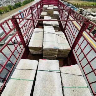 荆州 黄金麻花岗岩荔枝面，光面毛板装车完成