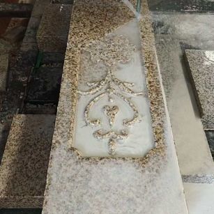 荆州 黄金麻花岗岩异形加工雕刻栏杆大柱