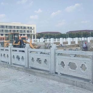 荆州 白麻花岗岩荔枝面河道栏杆