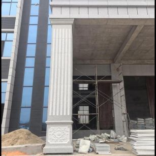 荆州 芝麻白光面花岗岩门楼大柱（罗马柱）配雕花底座