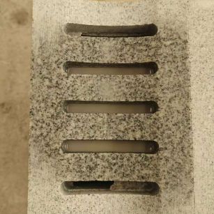 荆州 芝麻白拉丝面花岗岩U型开槽排水槽