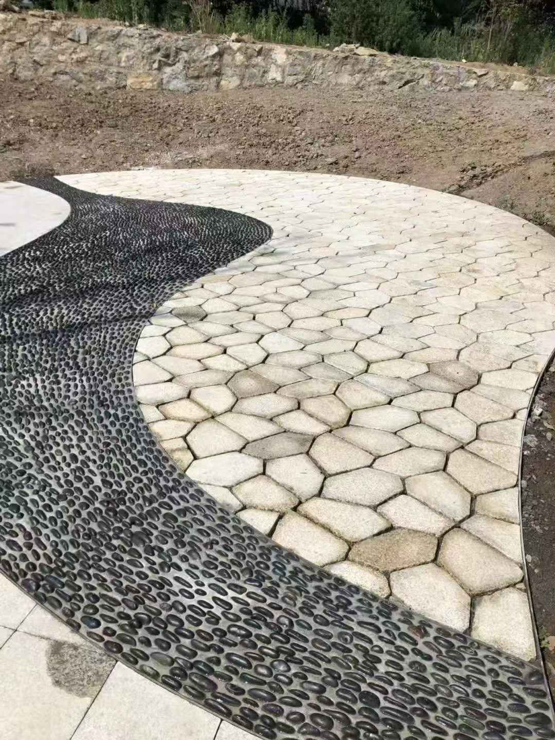 荆州 黄金麻冰裂纹地铺石工地铺装案例