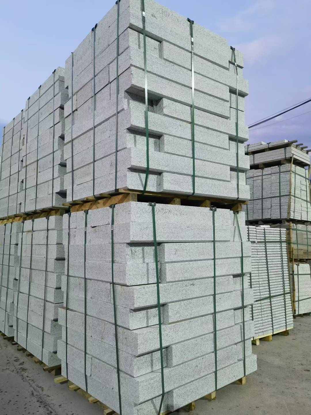 荆州 芝麻白花岗岩路沿石，路缘石，路肩石，道牙，立缘石，马路牙子，街沿石，侧石等