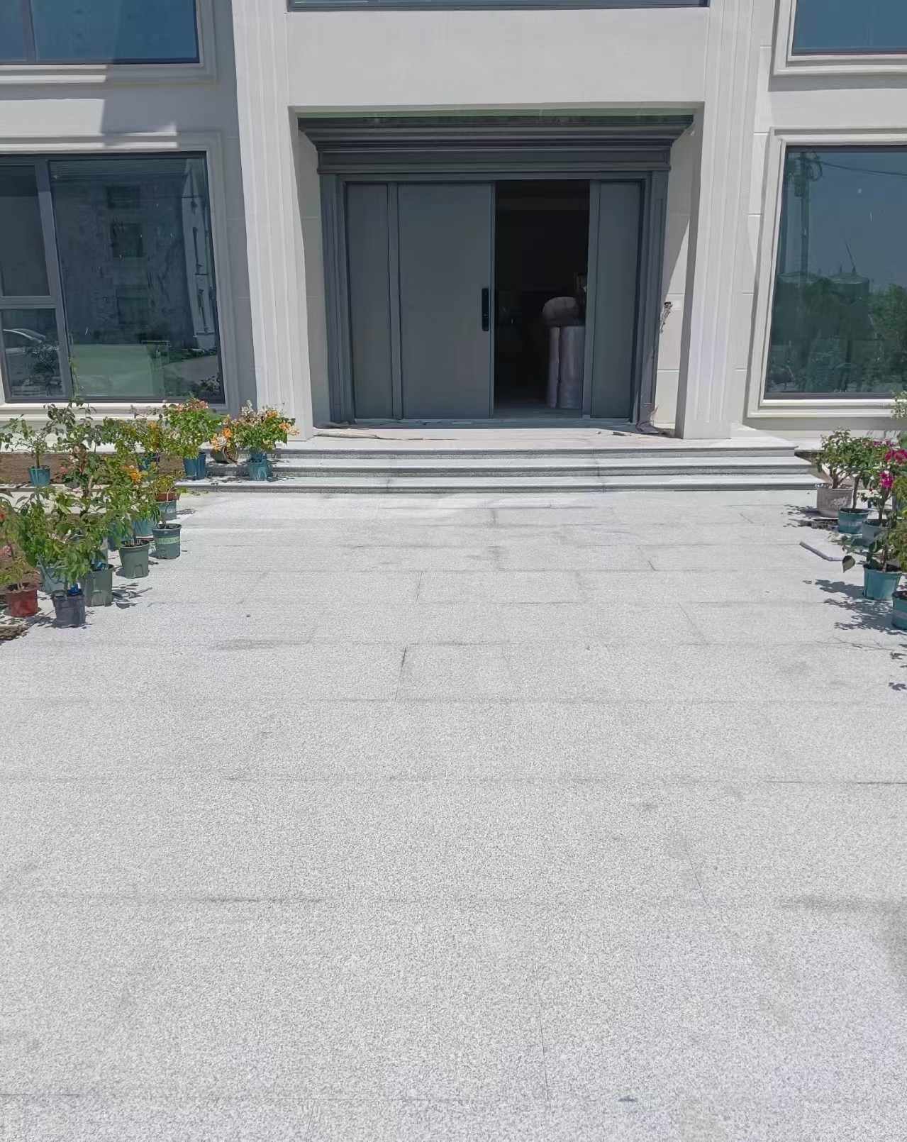 荆州 芝麻白花岗岩地铺石地面铺装