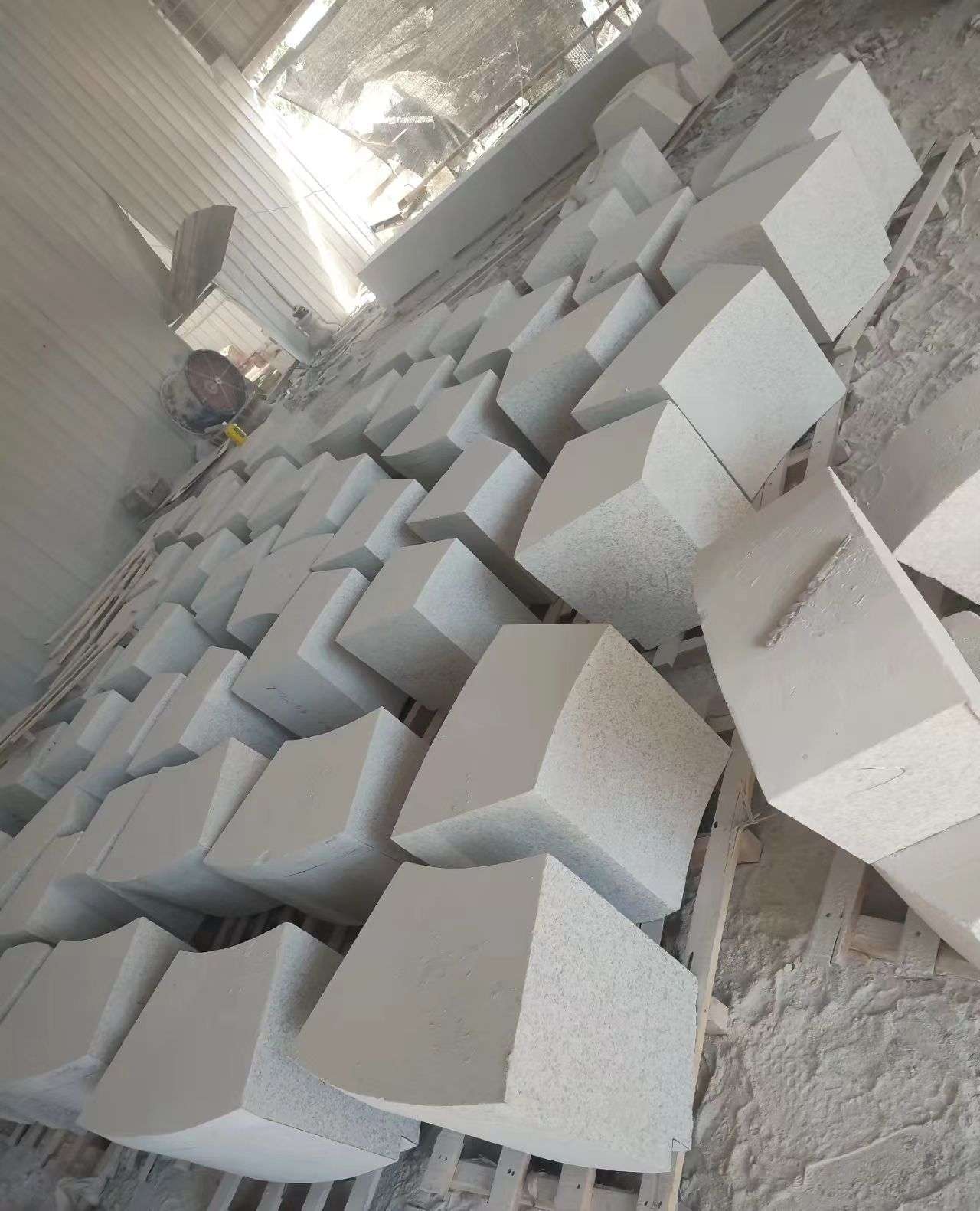 荆州 白麻花岗岩异形坐凳