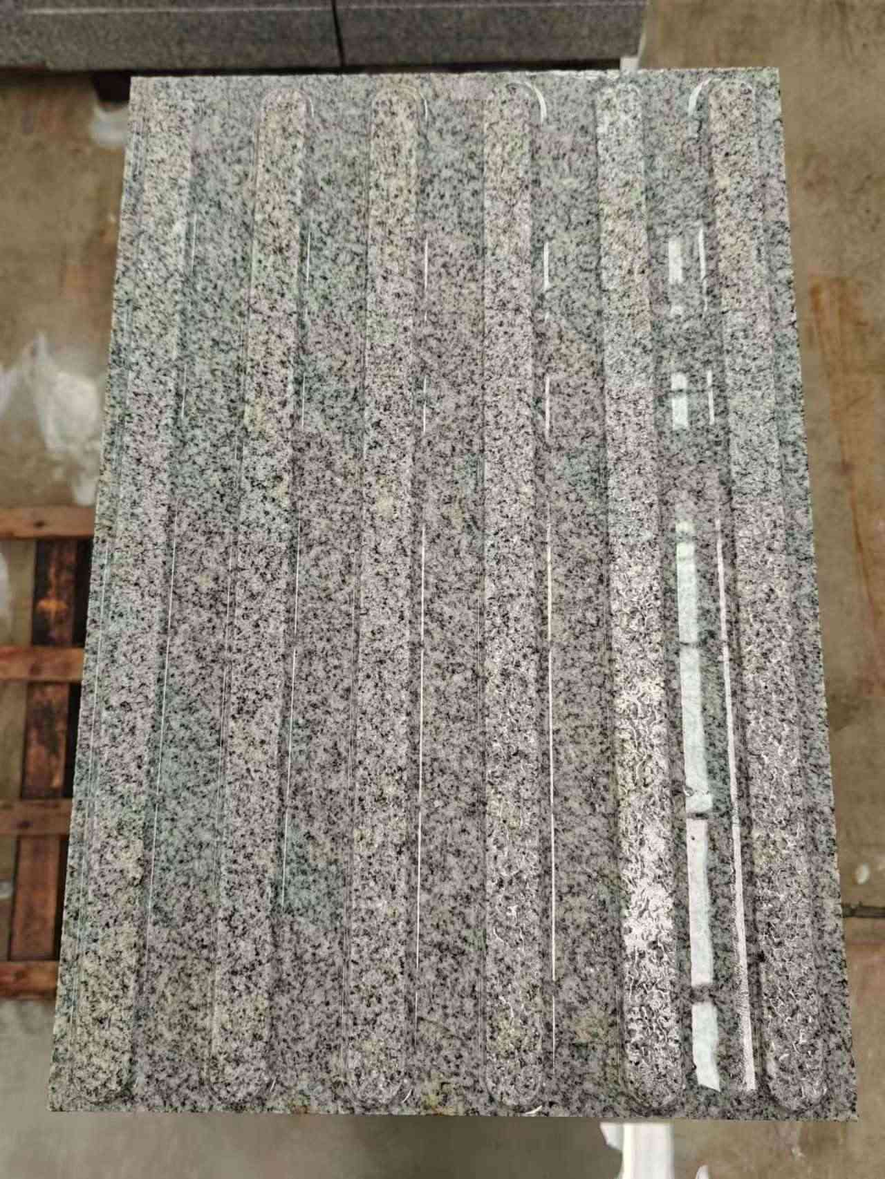 荆州 芝麻白花岗岩荔枝面雕刻盲道，盲条