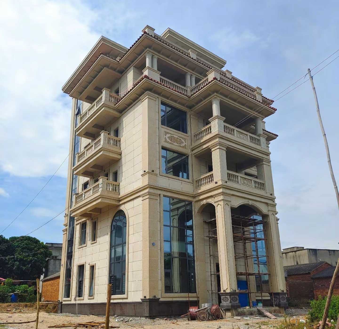 荆州 黄金麻花岗岩石材别墅外墙干挂搭配（雕花栏杆花瓶柱门楼罗马柱）