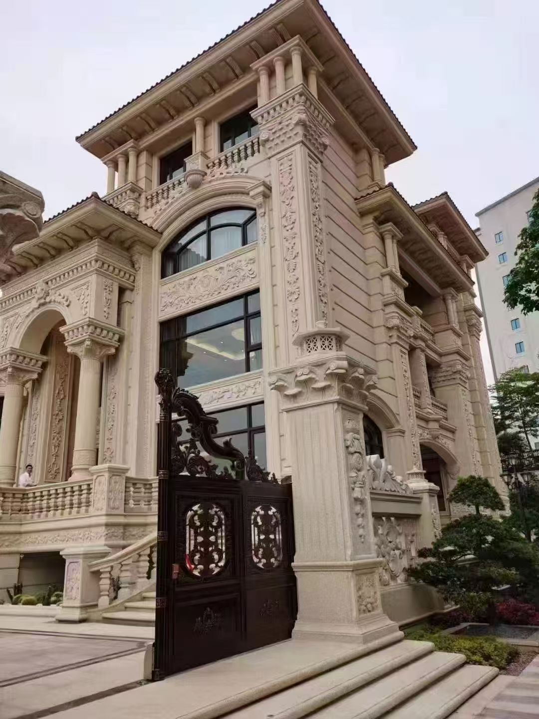 荆州 黄金麻花岗岩别墅外墙干挂效果展示