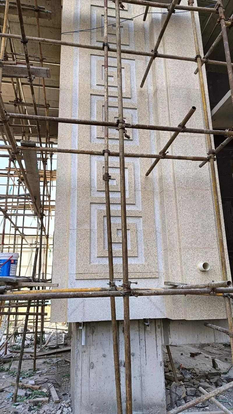 荆州 黄金麻花岗岩别墅外墙干挂回纹造型效果