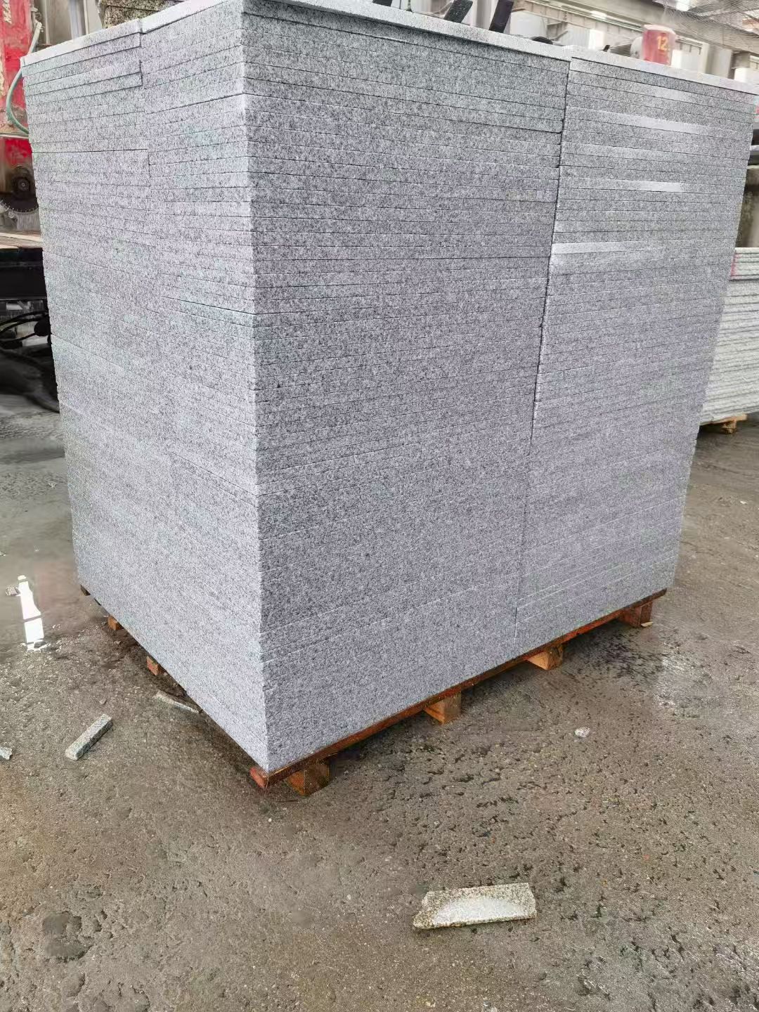 荆州 芝麻白火烧面1.8厚300*600地铺石，尺寸标准，厚薄均匀