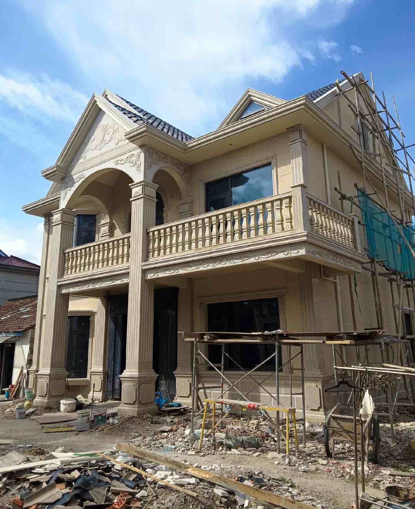 荆州 黄金麻花岗岩石材私人别墅雕花门楼柱阳台栏杆