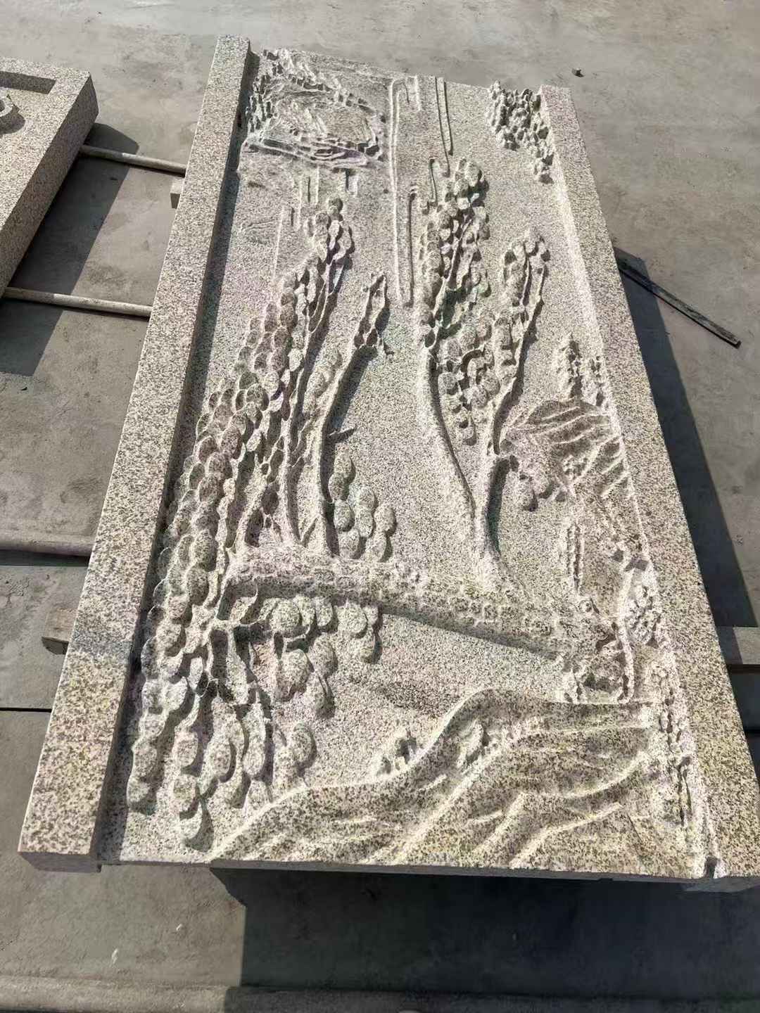 荆州 黄金麻雕刻板浮雕迎客松