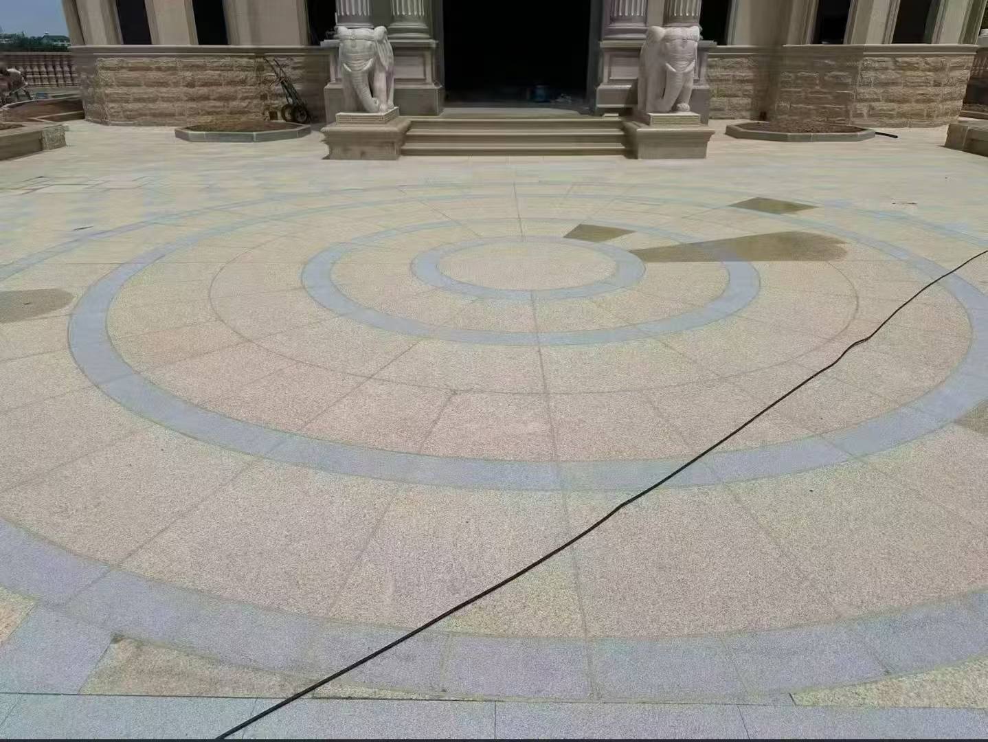 荆州 黄金麻芝麻灰花岗岩石材地铺拼接效果