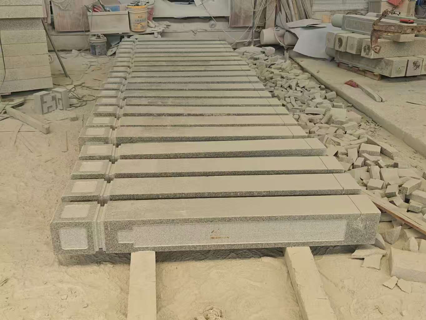 荆州 芝麻白异形加工雕刻-栏杆大柱，方柱