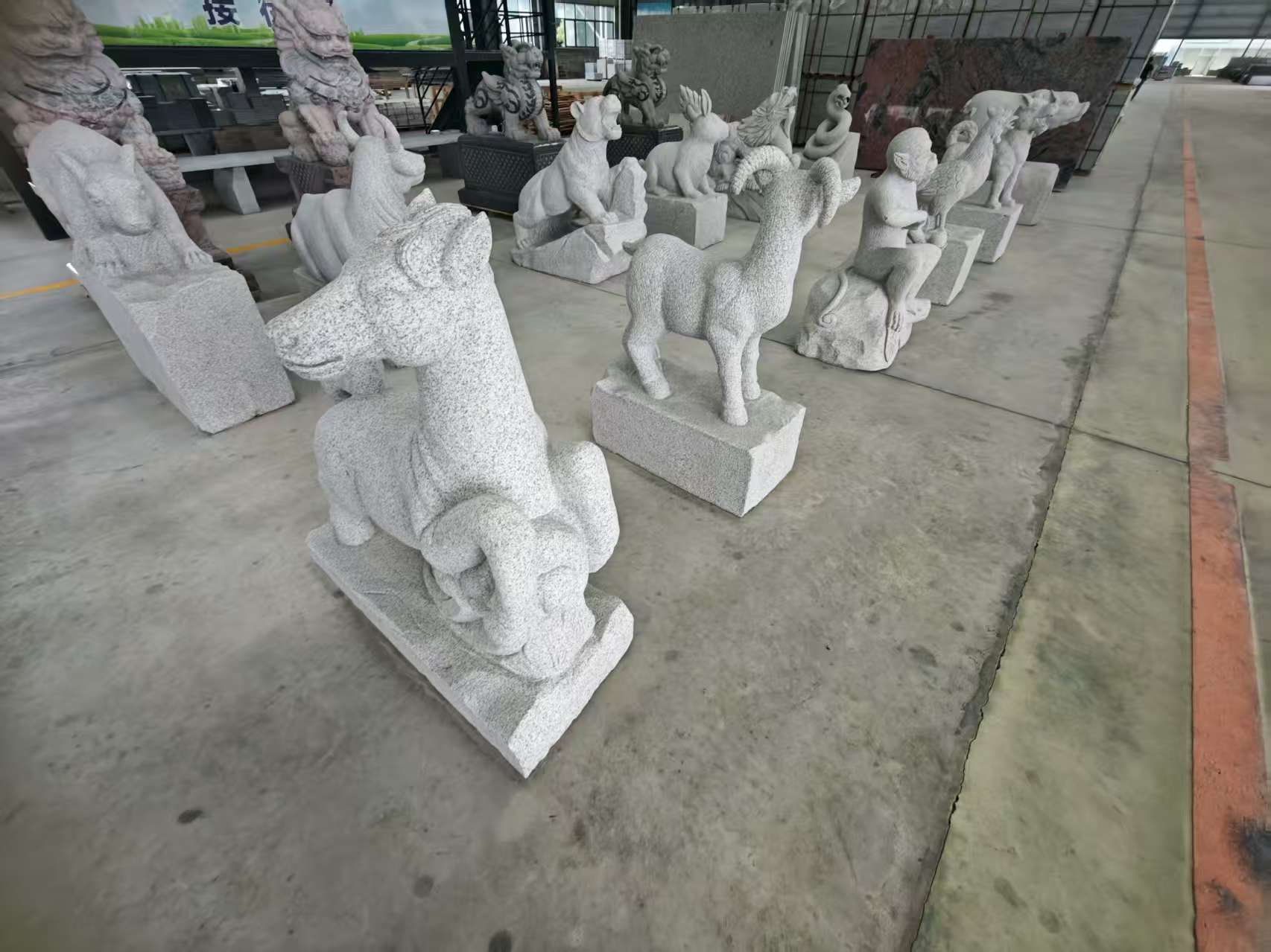 荆州 芝麻白花岗岩造型立体雕刻——十二生肖